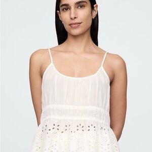 NWT GAP white tank adjustable straps lightweight fabric Medium tall